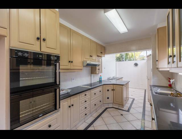 4 BEDROOM TOWNHOUSE FOR SALE IN MUSGRAVE